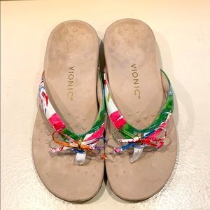 VIONIC Cassie Flower sandal